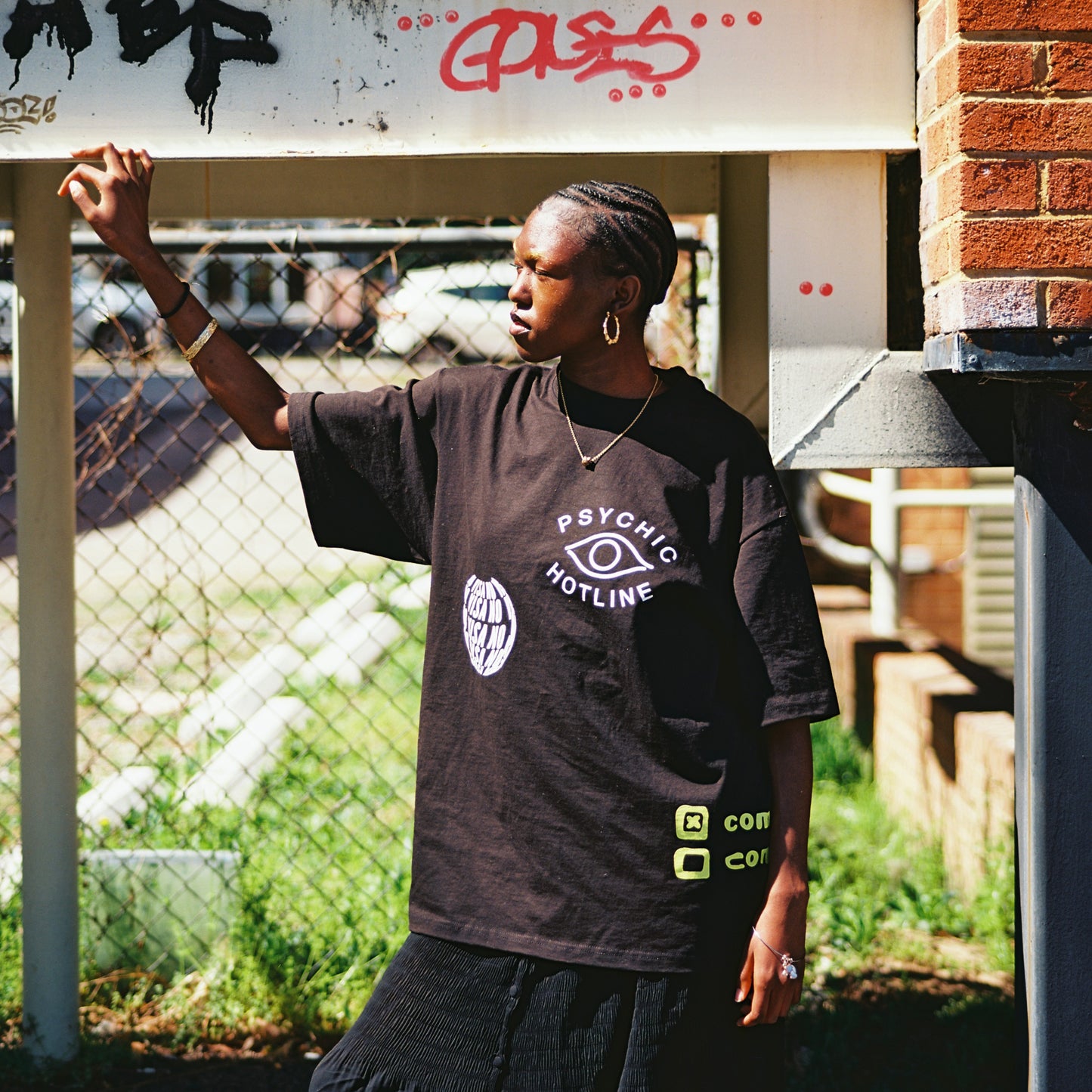 No Visa x Psychic Hotline - Limited Edition Shirt