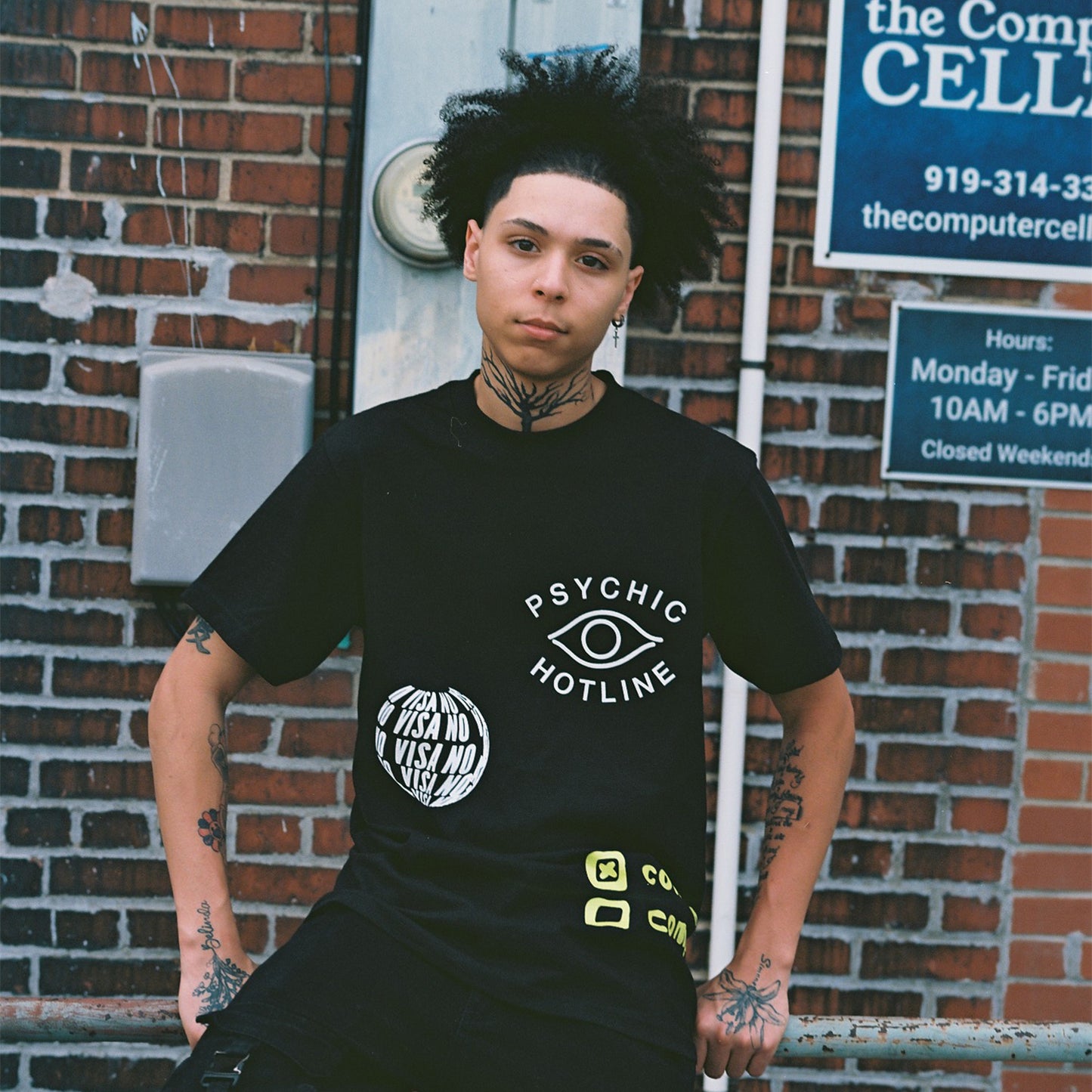 No Visa x Psychic Hotline - Limited Edition Shirt